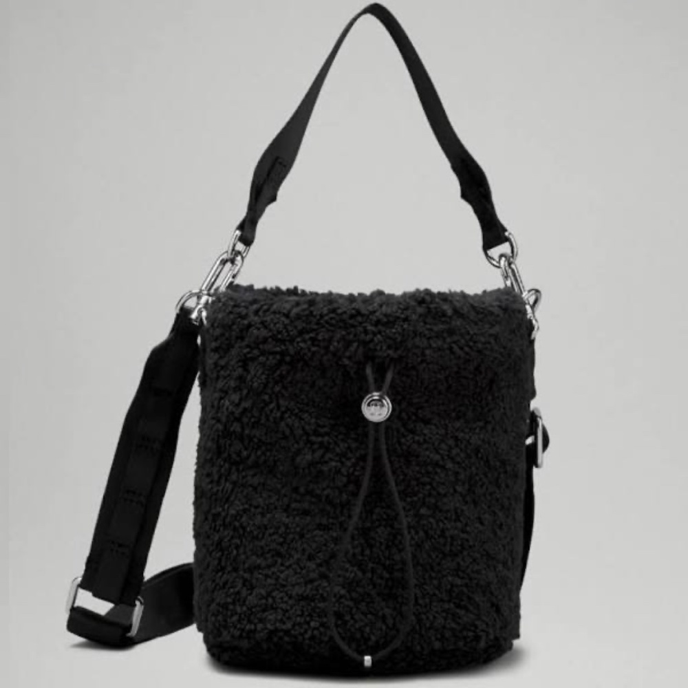 Lululemon Fleece Crossbody Bucket Bag Black NWT